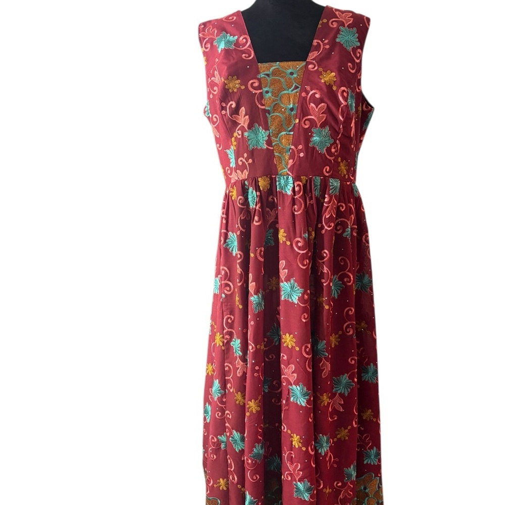 Red Maxi Sundress with Scoop Neck for Resort Wear - Picture 3 of 5